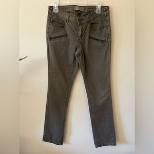 Pilcro Cropped Cotton Twill Pant with Zipper Details, Size 28